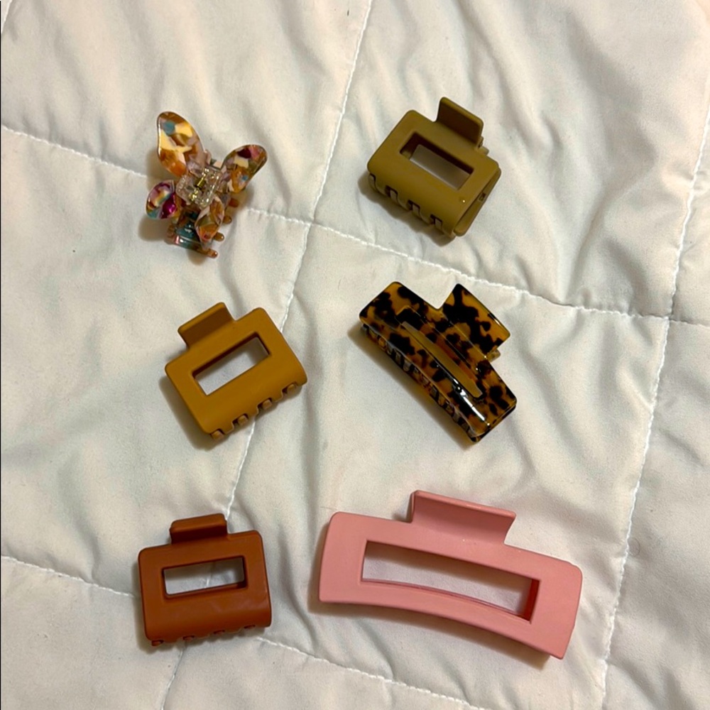 Variety of medium and large hair clips